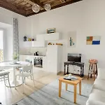 Apartment In Palazzo Bucelli