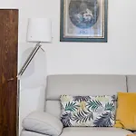 Apartment In Palazzo Bucelli *