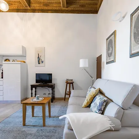 Apartment In Palazzo Bucelli