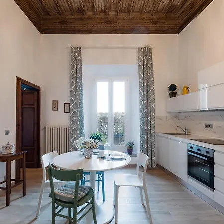 In Palazzo Bucelli *
