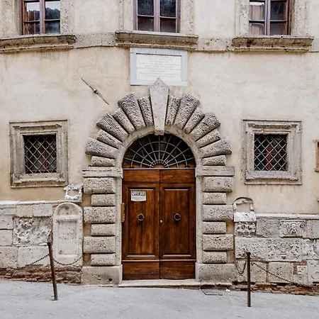 In Palazzo Bucelli